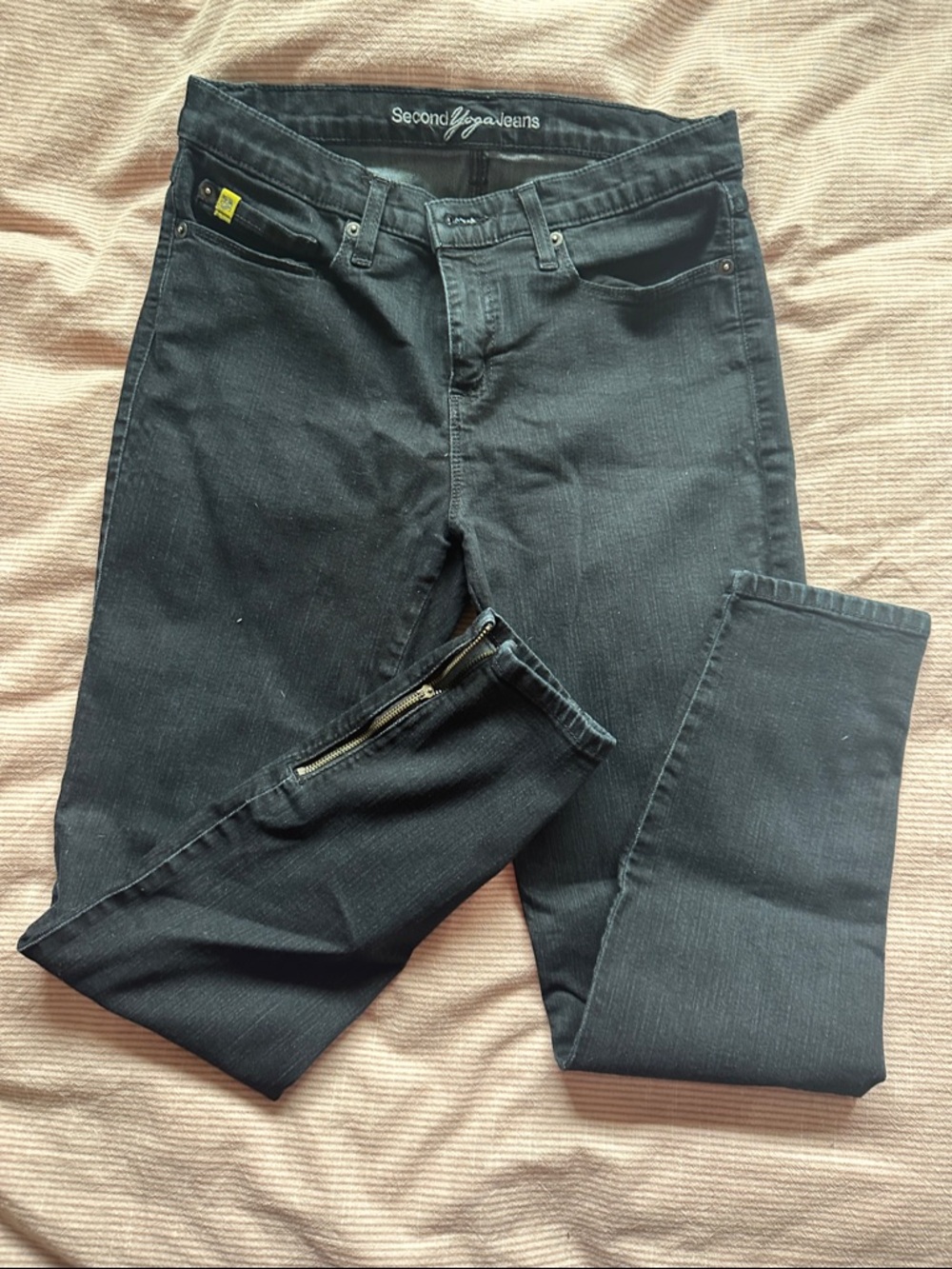 Women's Skinny Jeans in Black